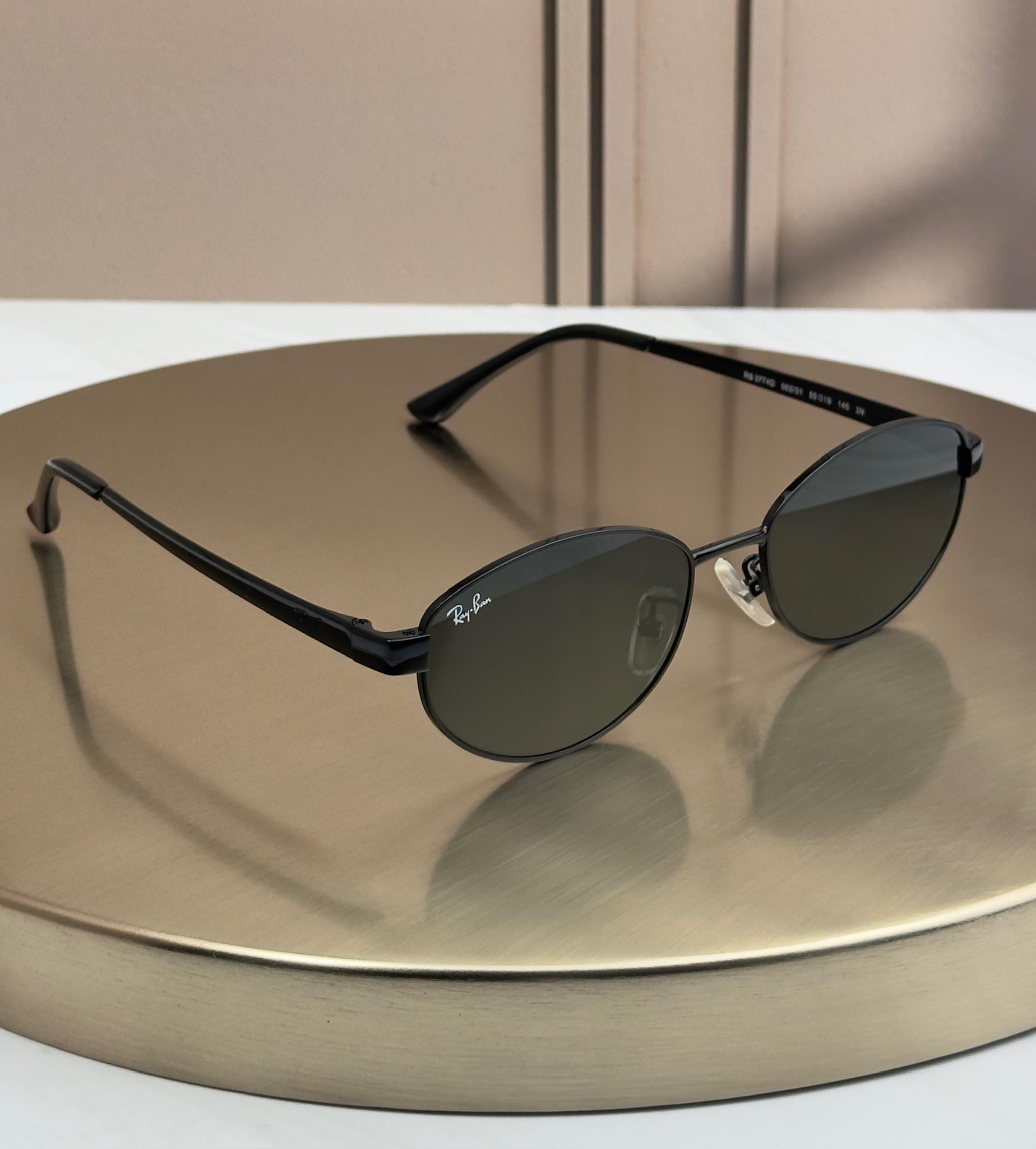 Солнцезащитные очки RAY-BAN RB3774D зеленая линза G15 овальные Черный