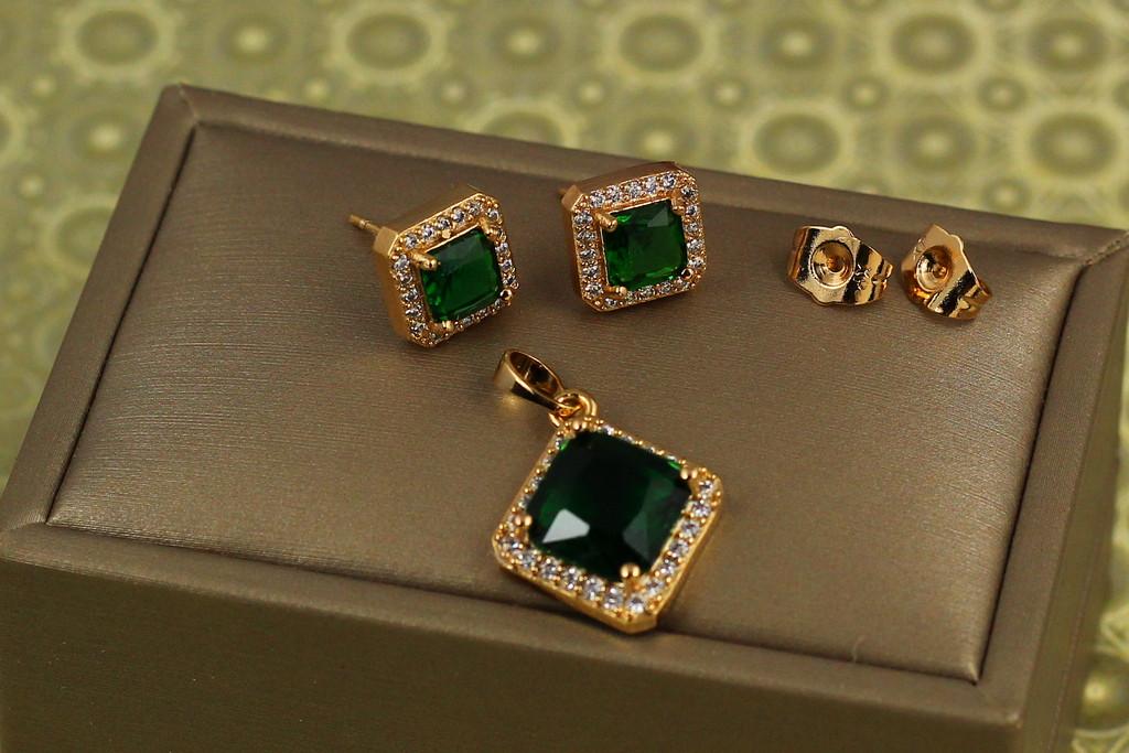 Набор Xuping Jewelry Ромб в ободке из фианитов с зеленым камнем Золотистый (2471875571)