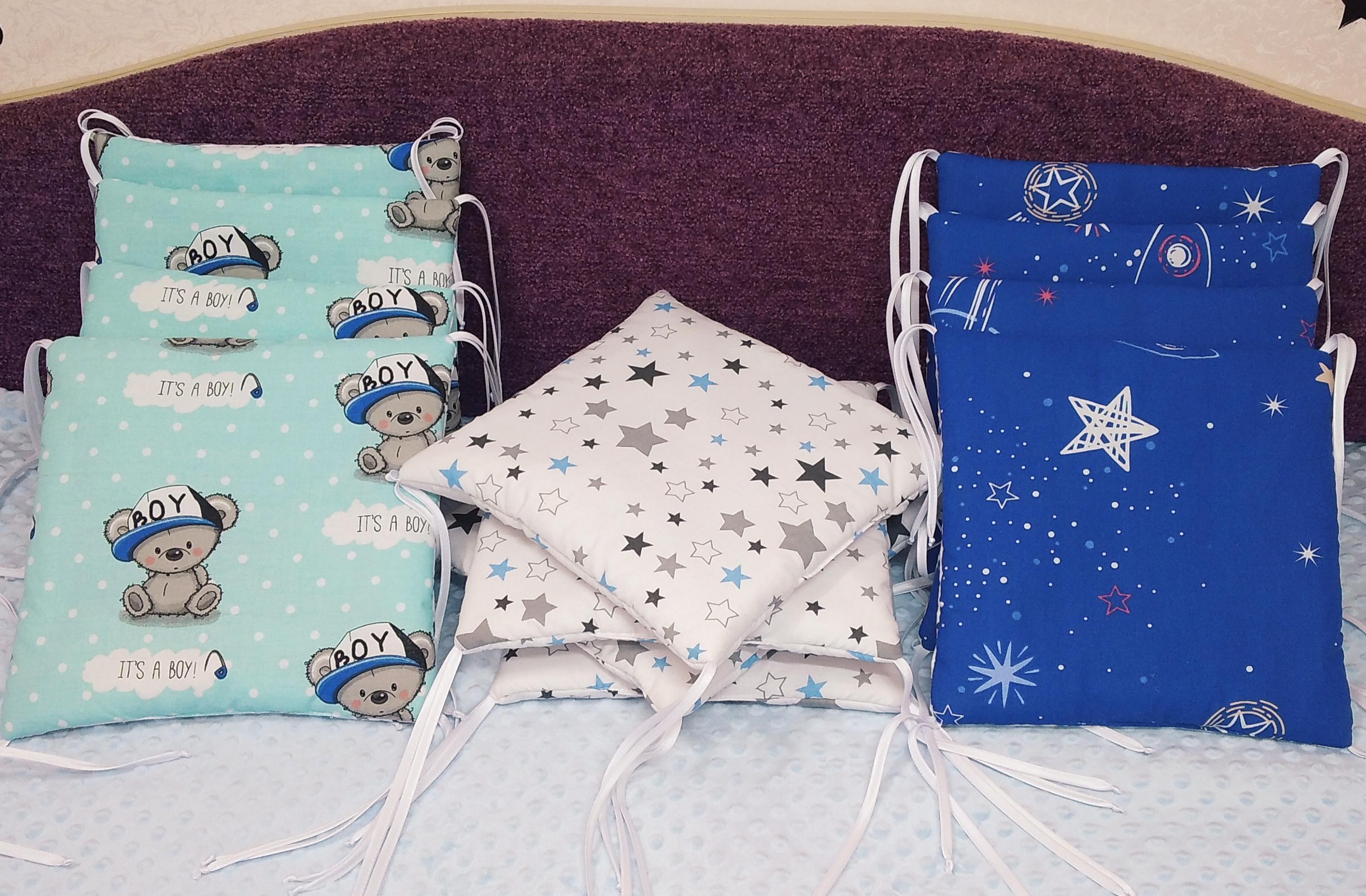 Бортики в кроватку Мишки в кепке/Космос/Звезда Белый