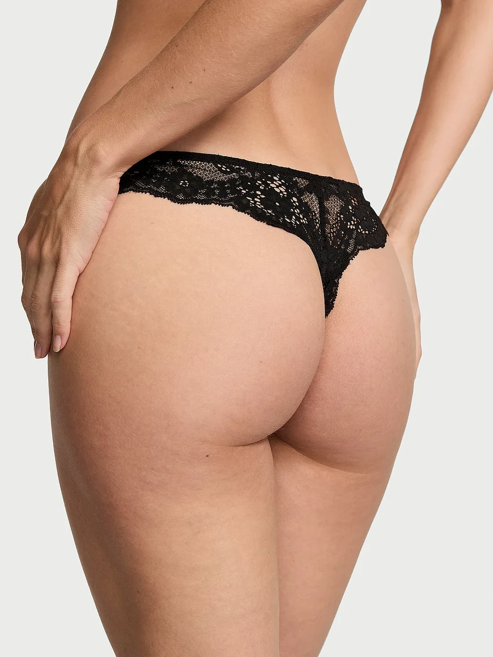 Трусики стринги кружевные Victoria's Secret Lace Thong Panty S Черный (26875700) - фото 2