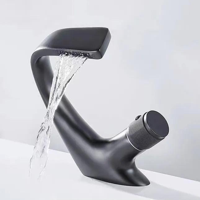 Змішувач дизайнерський для умивальника з латуні з водоспадом для раковини з 1 вентелем Сірий - фото 2