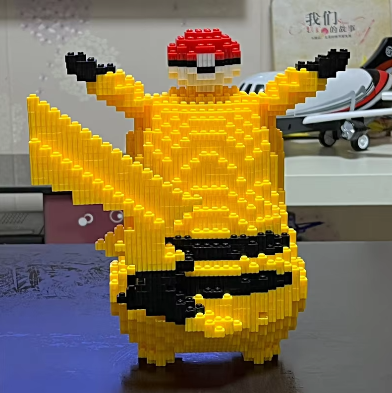 Конструктор пикача с покеболом 5210 дет.большой 29 см - фото 3 Конструктор пикача с покеболом 5210 дет.большой 29 см - фото 3