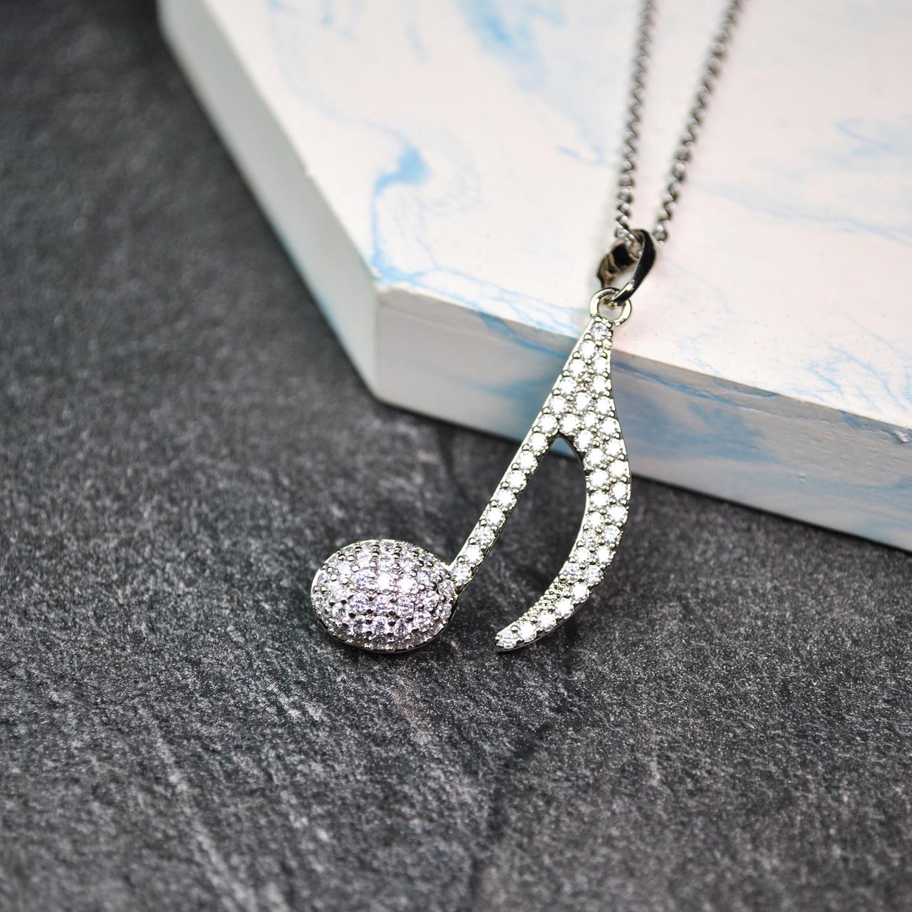 Кулон большая нота с фианитами на цепочке медицинская сталь родий (x227-1)