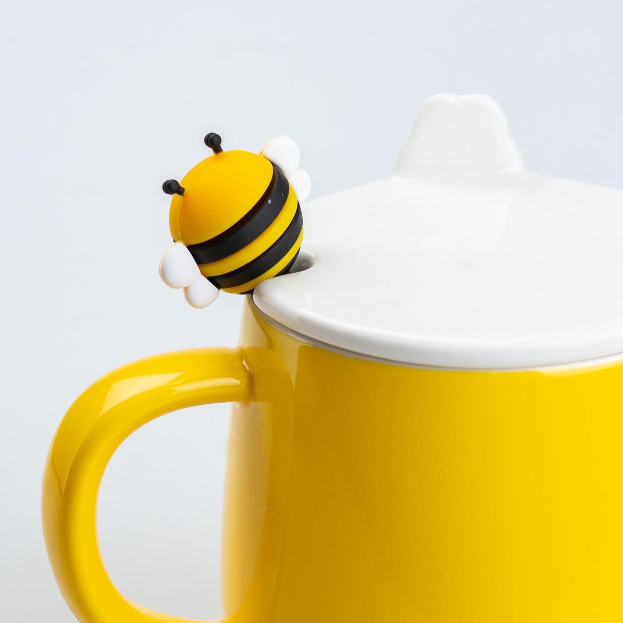 Чашка керамічна Bee good mood з кришкою та ложкою 450 мл (HP7199) - фото 4