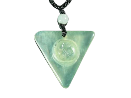 Амулет из камня нефрит Ху Шен Фу 2,5x2,5x0,3 см (t07822)