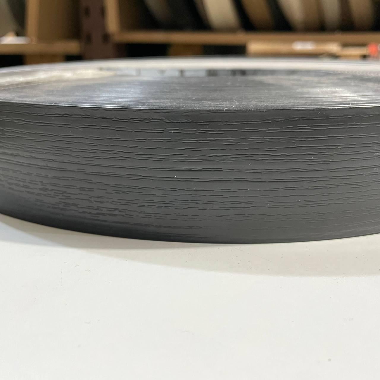 Кромка ПВХ Maag 42x2,0 202-S Черная структура (1977)