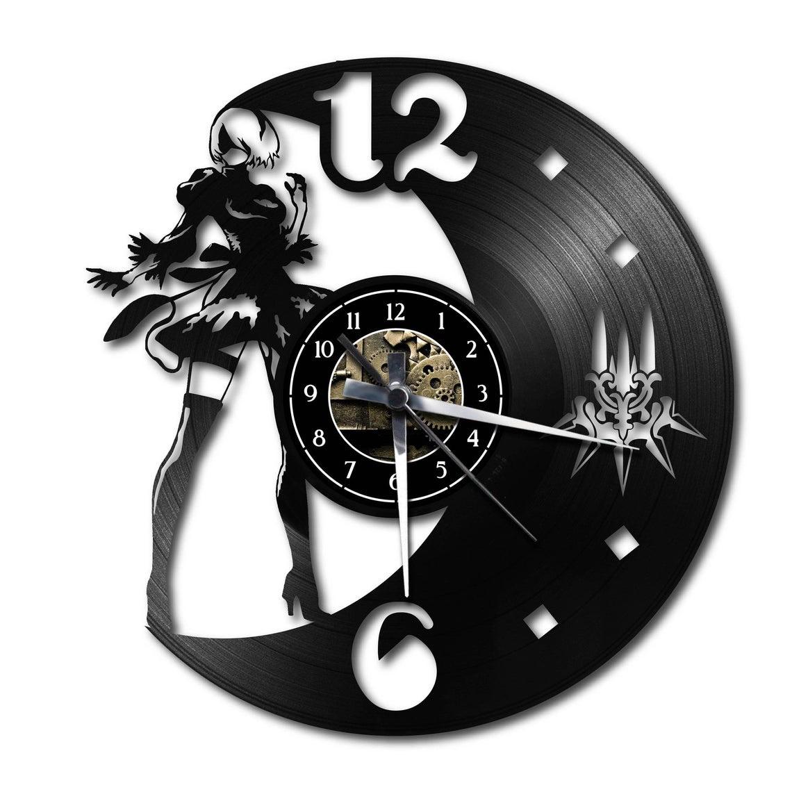 Часы настенные NieR: Automata 2300 из виниловой пластинки