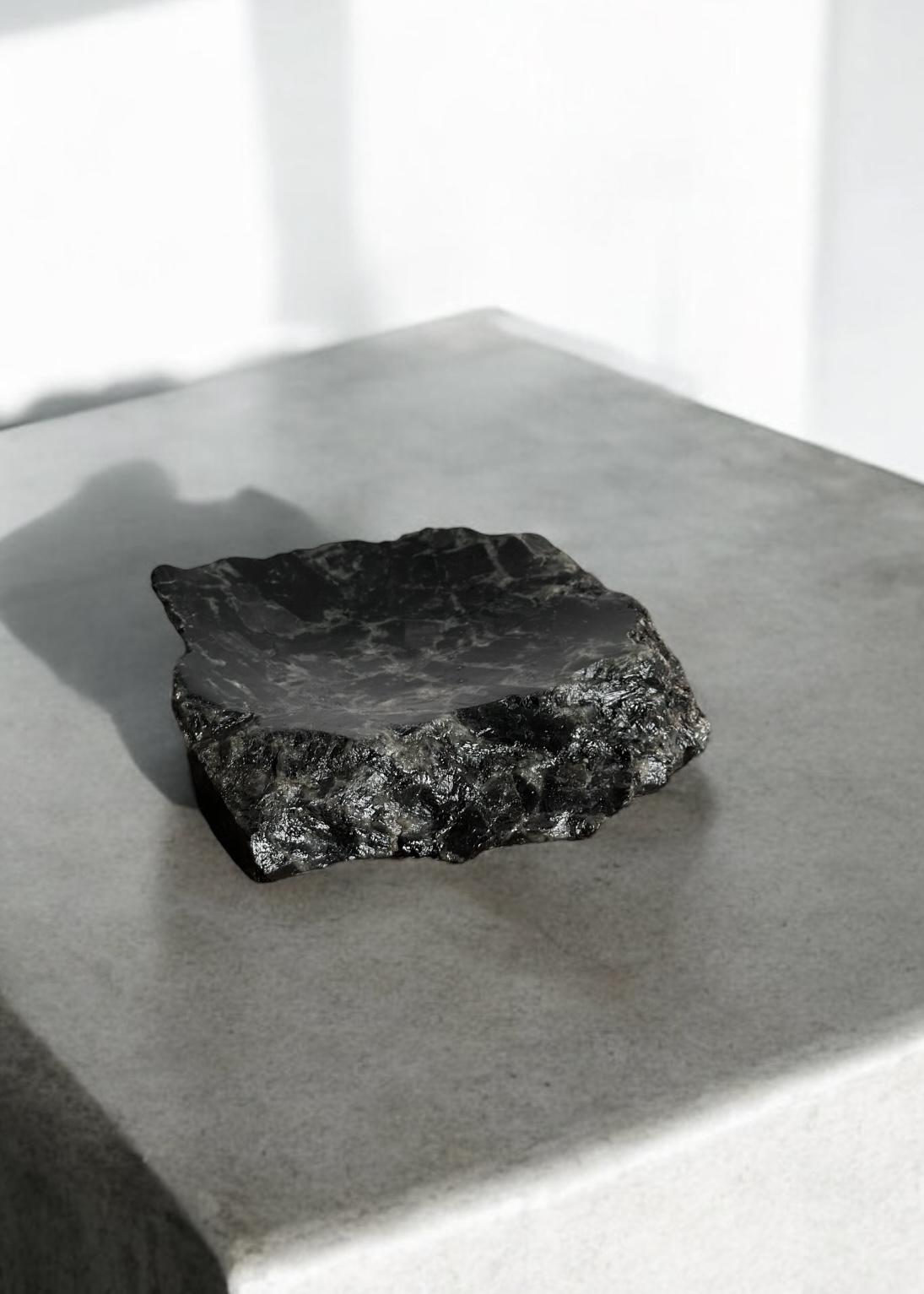 Мыльничка/подставка из натурального камня лабрадорит