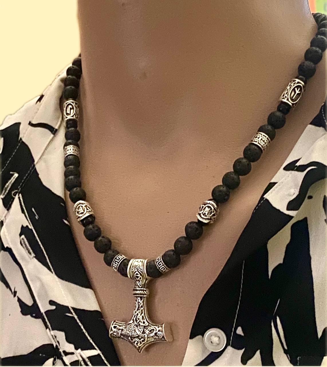 Колье оберег LITAURS из натурального лавового камня с рунами и подвеской молот Тора (250405) - фото 2 Колье оберег LITAURS из натурального лавового камня с рунами и подвеской молот Тора (250405) - фото 2