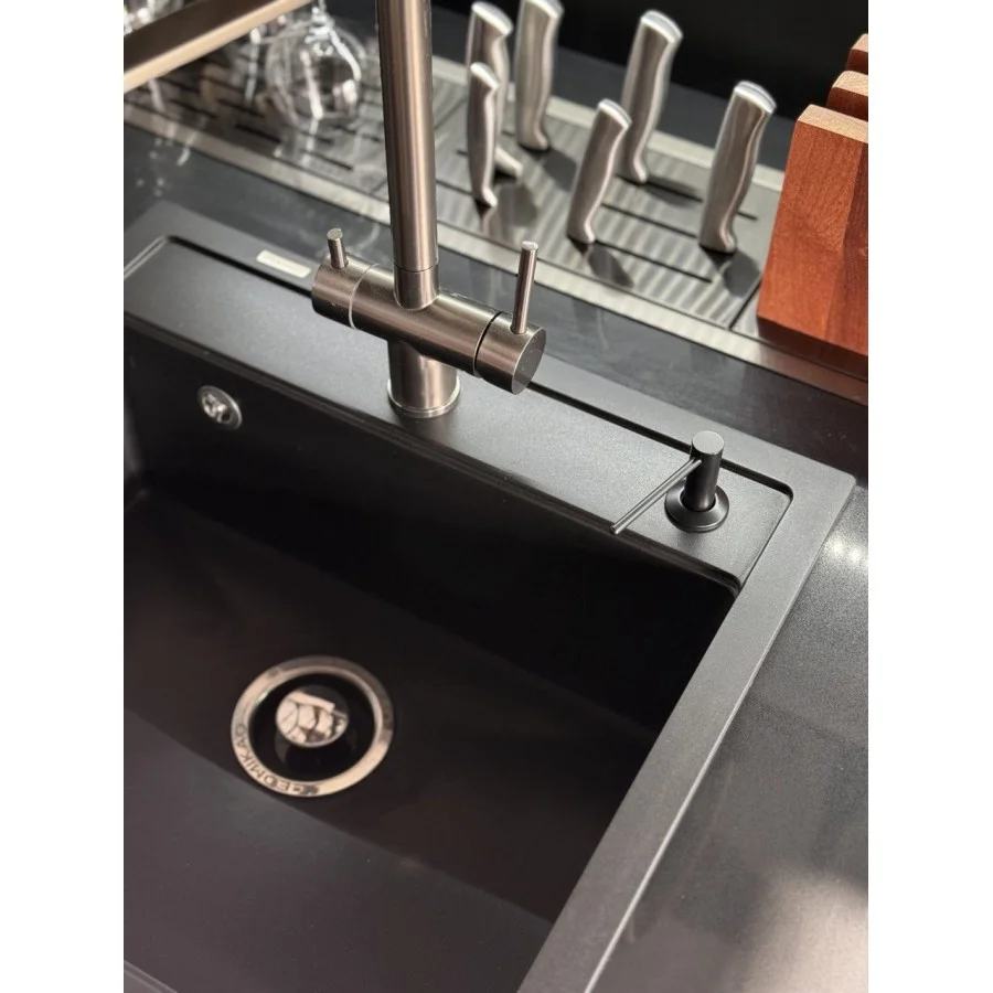 Дозатор миючого засобу LEOMIKAO SAKURA BK Чорний матовий (260313) - фото 5 Дозатор миючого засобу LEOMIKAO SAKURA BK Чорний матовий (260313) - фото 5