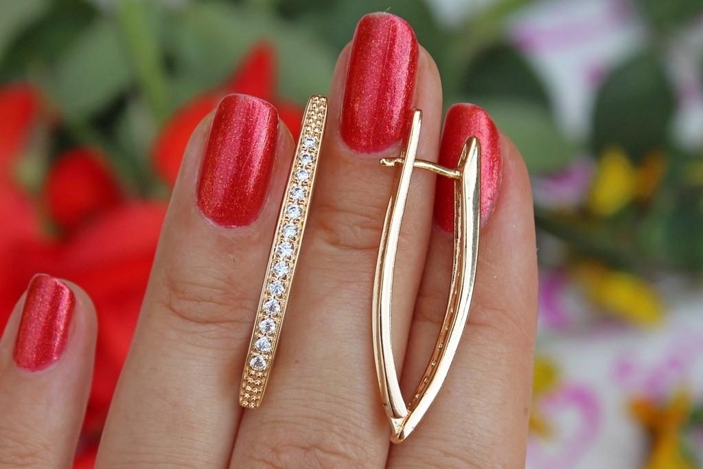 Серьги Xuping Jewelry Стрела с дорожкой из камней 3,5 см Золотистый