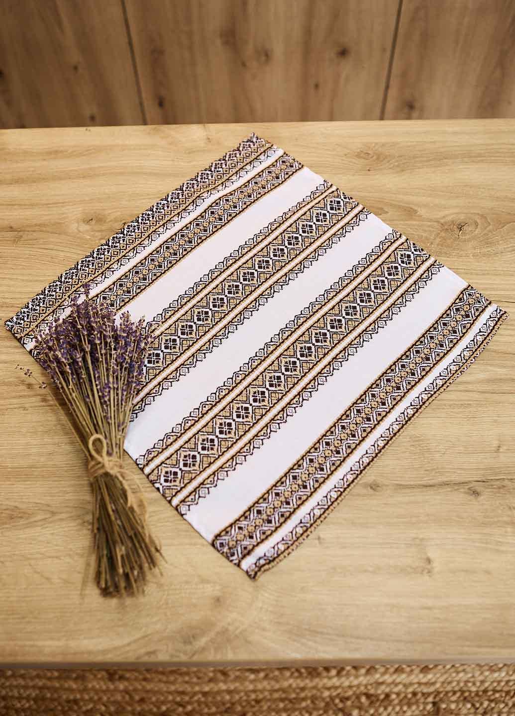 Салфетка вышитая с украинским орнаментом 37х37 см (анс3-4-37) Салфетка вышитая с украинским орнаментом 37х37 см (анс3-4-37)