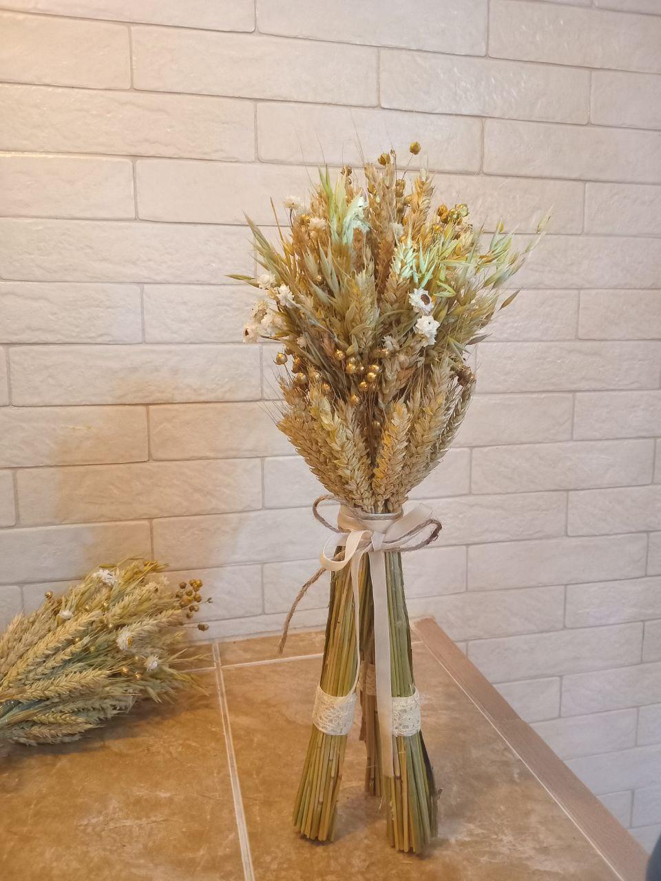 Дідух різдвяний з колосcя пшениці/льону та вівса на трьох ніжках 40-45 см з білою стрічкою (2814661741) Дідух різдвяний з колосcя пшениці/льону та вівса на трьох ніжках 40-45 см з білою стрічкою (2814661741)