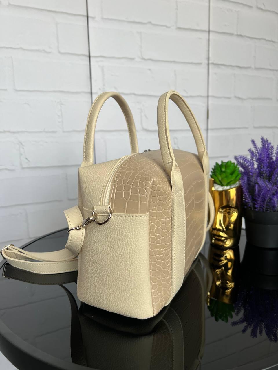 Сумка женская кросс боди через плечо вместительная красивая с принтом экокожа 28х20х12 см Темно-бежевый Сумка женская кросс боди через плечо вместительная красивая с принтом экокожа 28х20х12 см Темно-бежевый