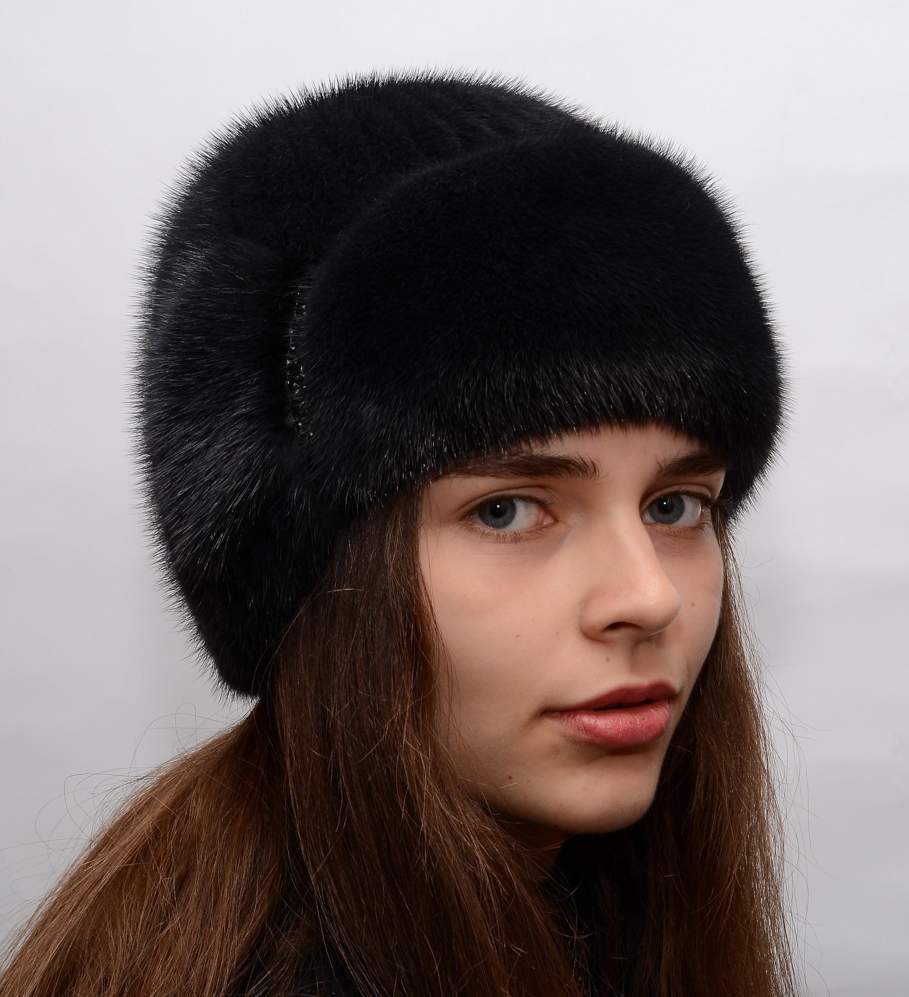 Зимняя женская шапка Меховой стиль Лобик из вязаной натуральной норки Темный ирис (132/B)