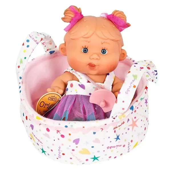 Пупс Nines d'Onil Pepotin в корзинке из винила в фиолетово-голубом платье 21 см (150-98-0495NN) Пупс Nines d'Onil Pepotin в корзинке из винила в фиолетово-голубом платье 21 см (150-98-0495NN)