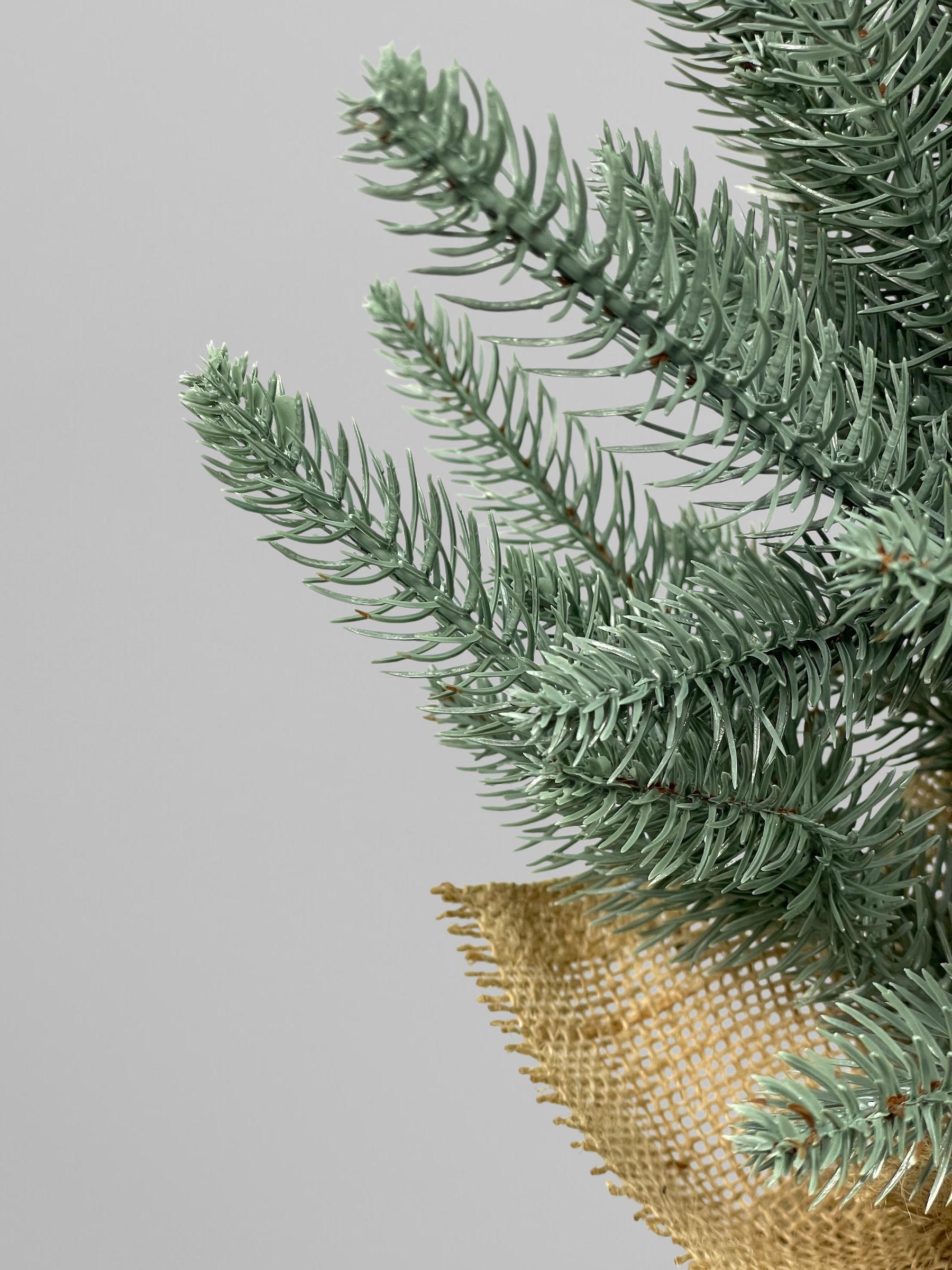 Искусственная елка литая Classic в горшке с мешковиной 50 см Голубой (Н01009) - фото 7 Искусственная елка литая Classic в горшке с мешковиной 50 см Голубой (Н01009) - фото 7