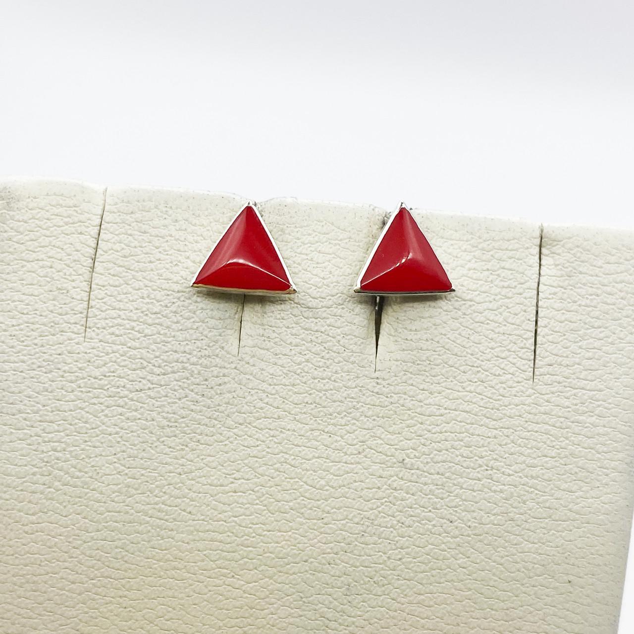 Серебряные серьги-гвоздики с кораллом 0,62 г (2399203427) Серебряные серьги-гвоздики с кораллом 0,62 г (2399203427)