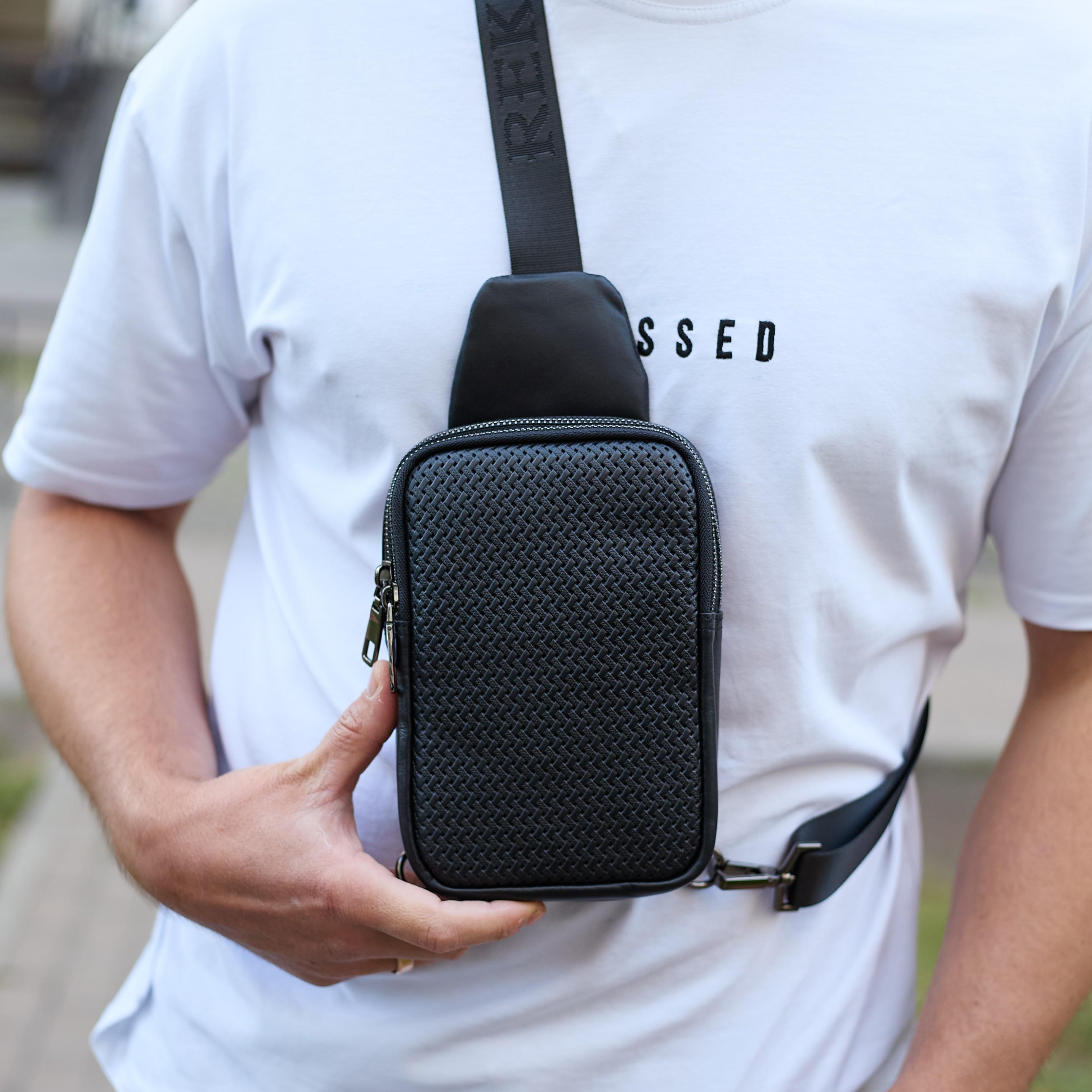 Мужская бананка Tiding Bag из натуральной кожи 13х20х5 см Черный