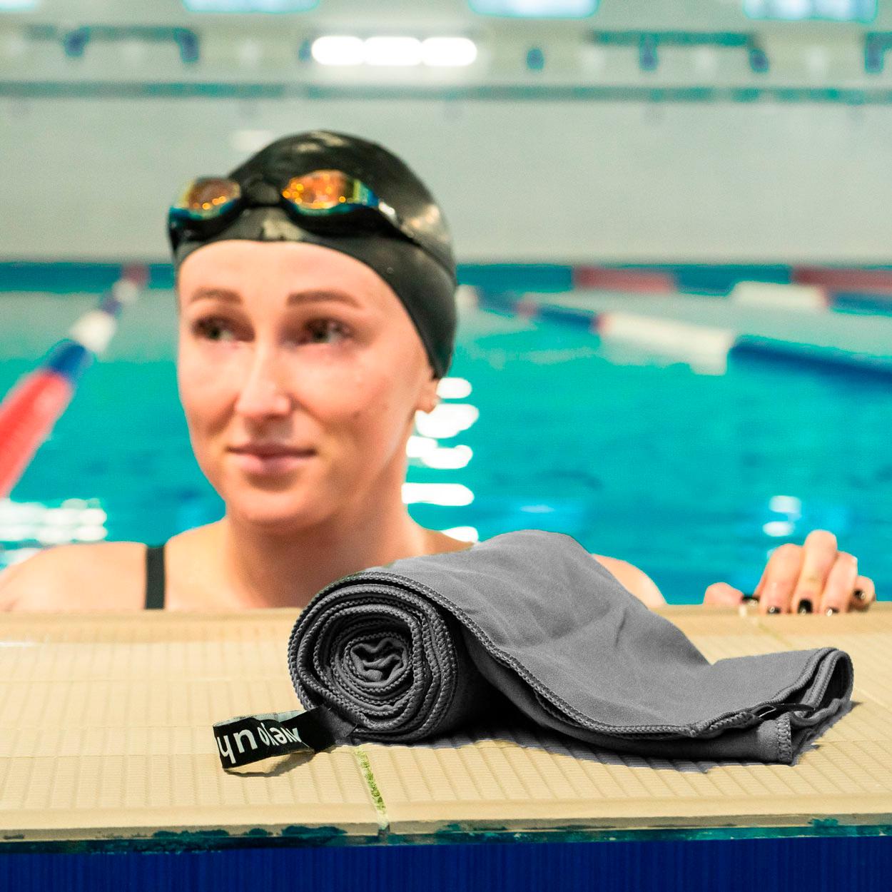 Рушник з мікрофібри спортивний з чохлом Love You 50х90 см Світло-сірий (60169) - фото 3 Рушник з мікрофібри спортивний з чохлом Love You 50х90 см Світло-сірий (60169) - фото 3