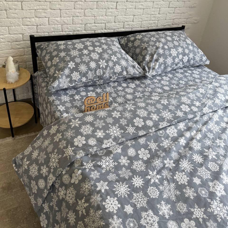 Комплект постельного белья Ell Home Снежинки фланель семейный наволочки 50x70 см/70x70 см Серый (29288995) - фото 3 Комплект постельного белья Ell Home Снежинки фланель семейный наволочки 50x70 см/70x70 см Серый (29288995) - фото 3