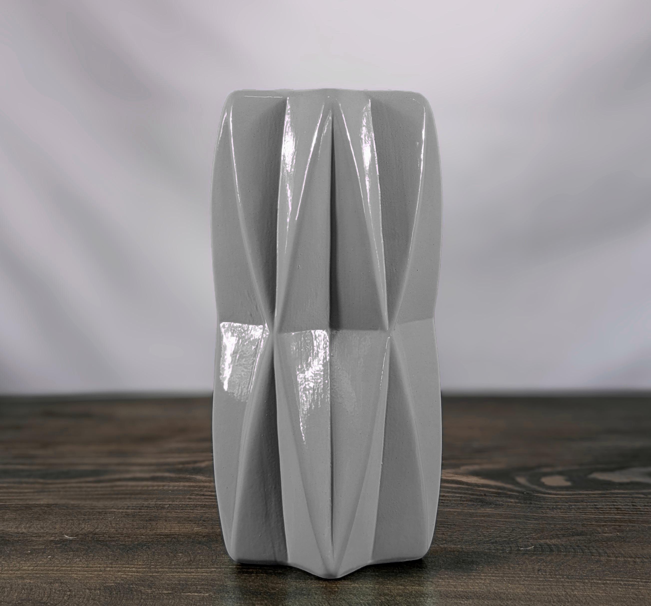 Ваза Nana ceramics Гео 21 см Серый