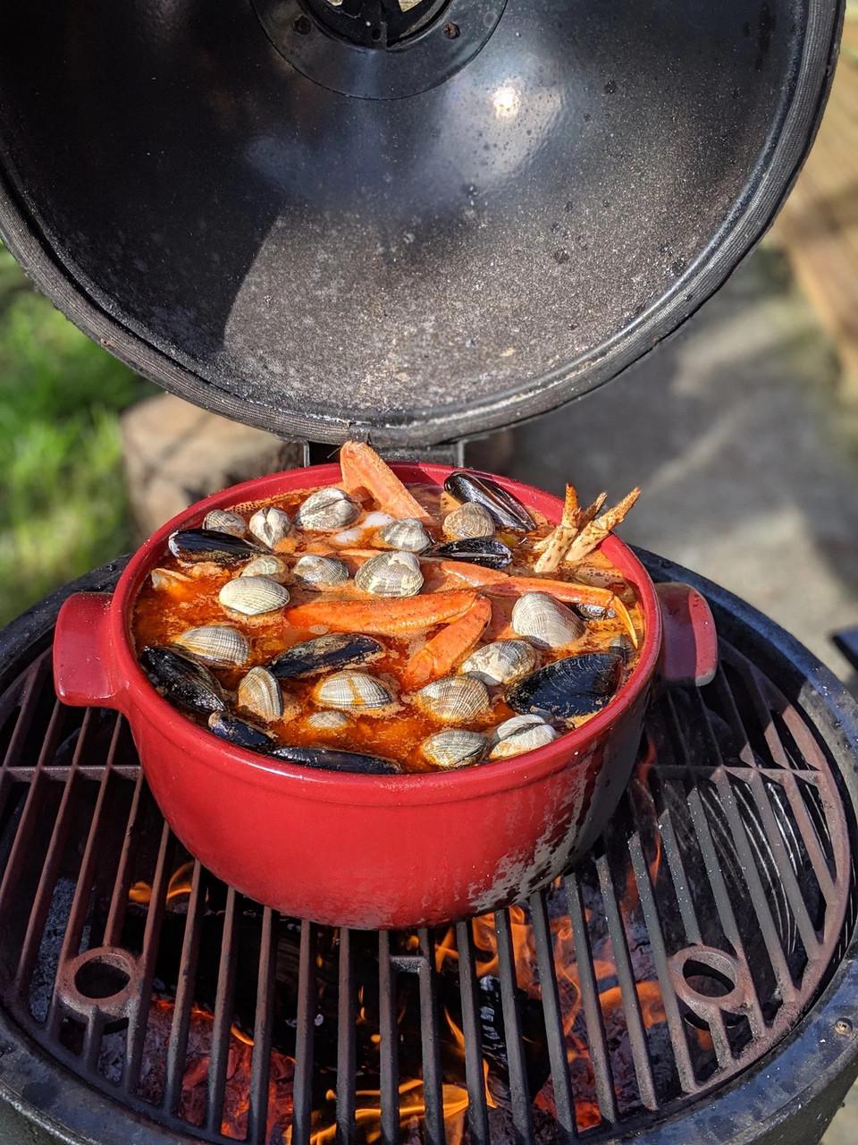 Кастрюля с крышкой Emile Henry Cookware 2,5л Красный (344525) - фото 5