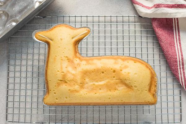 Форма для выпечки пасхального барашка Ласунка 32,5х18,5х12 см (1138780945) - фото 4 Форма для выпечки пасхального барашка Ласунка 32,5х18,5х12 см (1138780945) - фото 4