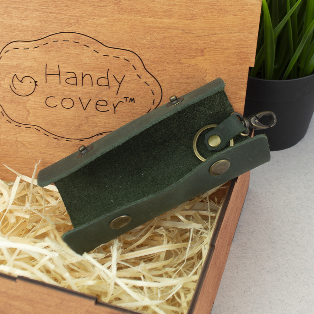 Ключниця шкіряна HandyCover HC0055 з карабіном Зелений - фото 7 Ключниця шкіряна HandyCover HC0055 з карабіном Зелений - фото 7