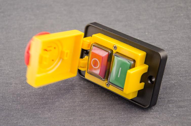 Кнопка вкл/викл з кришкою для бетономішалки 4 клеми (1459)