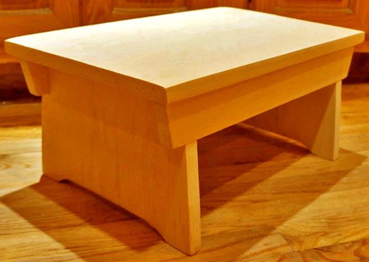 Стульчик из дерева Когил Карри (ТАБ-004903)