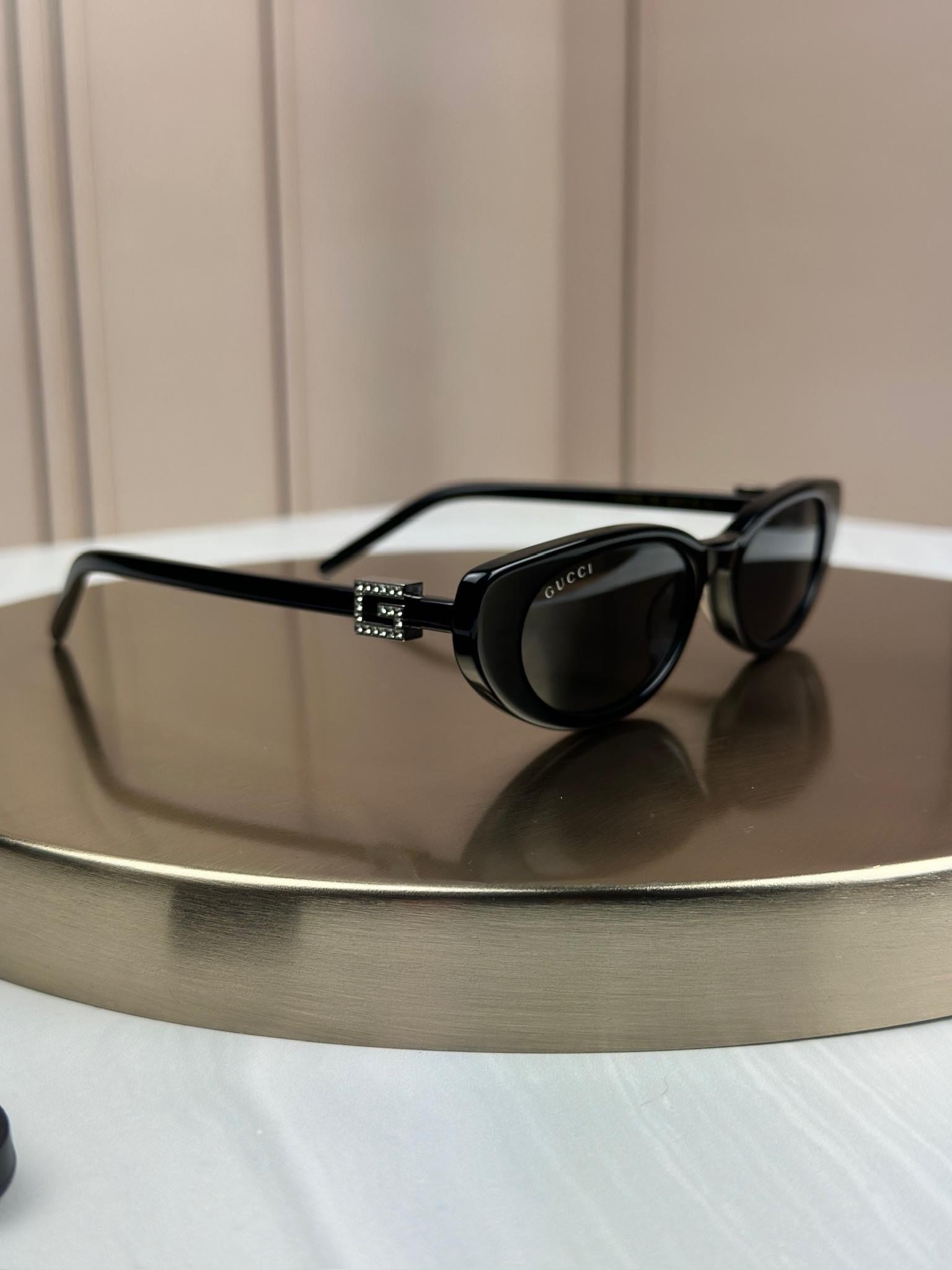 Солнцезащитные очки Gucci GG1680 Кошачий глаз с кристаллами женские Черный