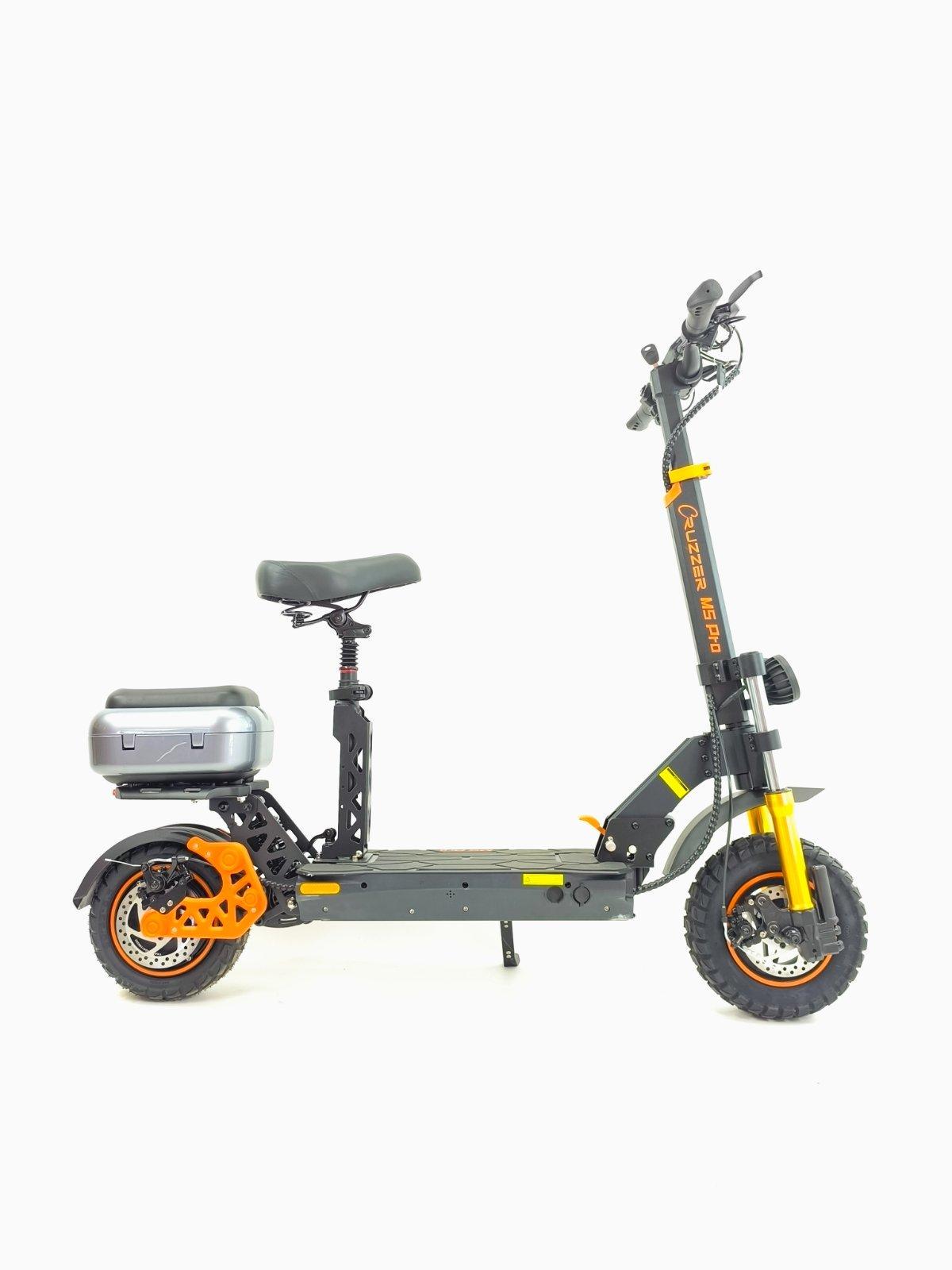 Электросамокат с сидением Cruzzer M5 PRO 2000W 48V 21Ah - фото 2 Электросамокат с сидением Cruzzer M5 PRO 2000W 48V 21Ah - фото 2