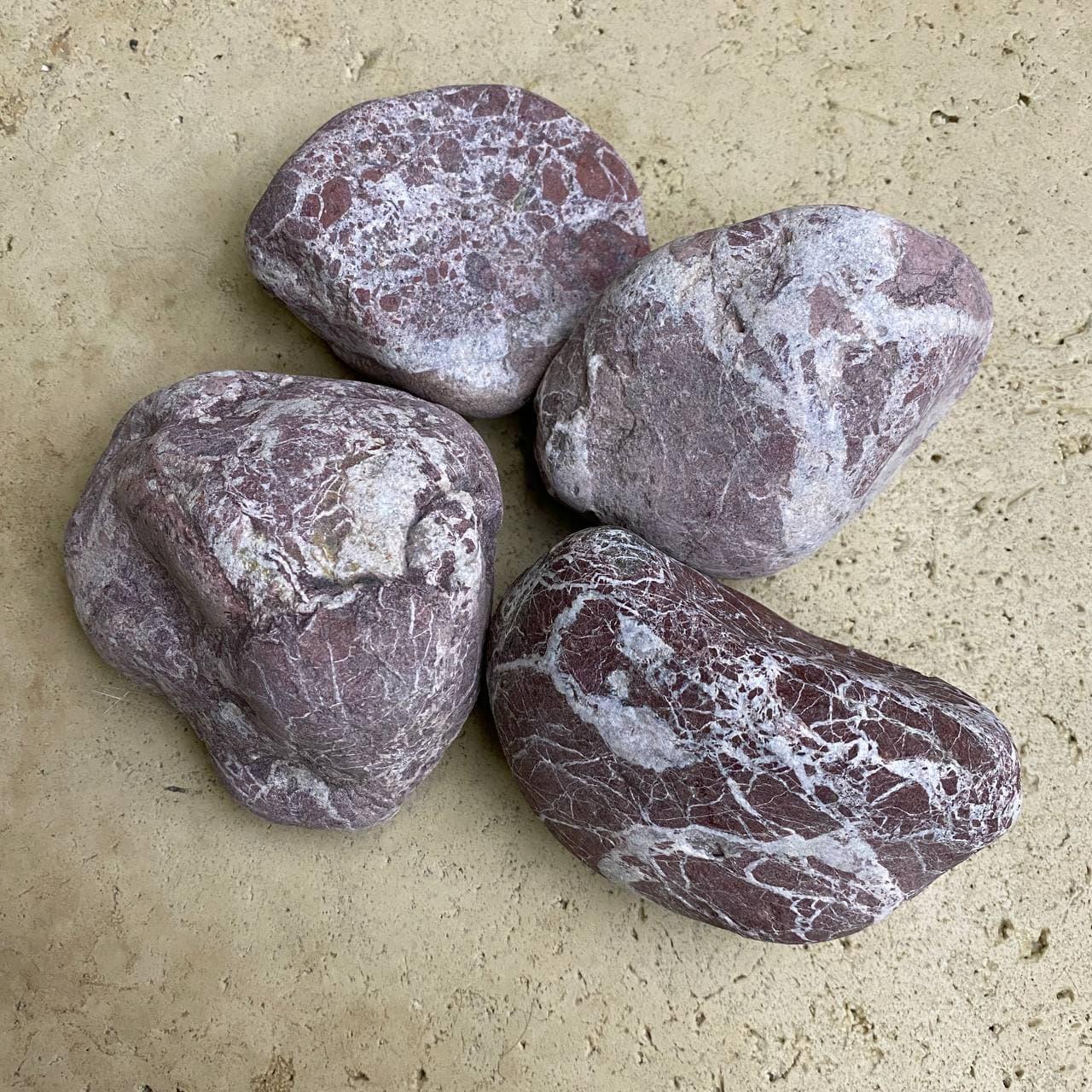 Галька мраморная декоративная Royal 80-120 мм 50 кг Красно-белый