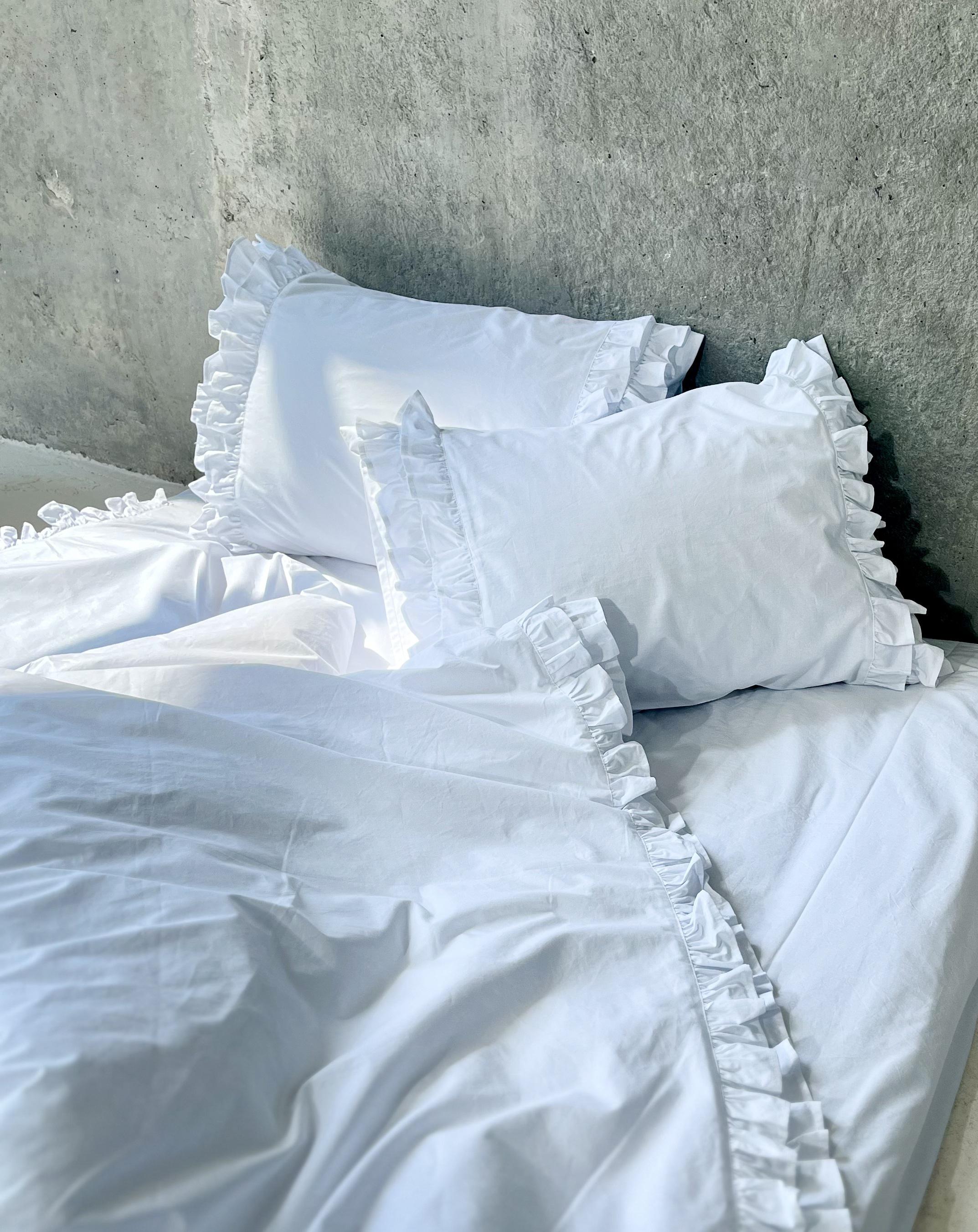 Комплект постельного белья White Dream полуторный с рюшами 155х215 см вареный хлопок Белый (2003/2wR) - фото 9 Комплект постельного белья White Dream полуторный с рюшами 155х215 см вареный хлопок Белый (2003/2wR) - фото 9