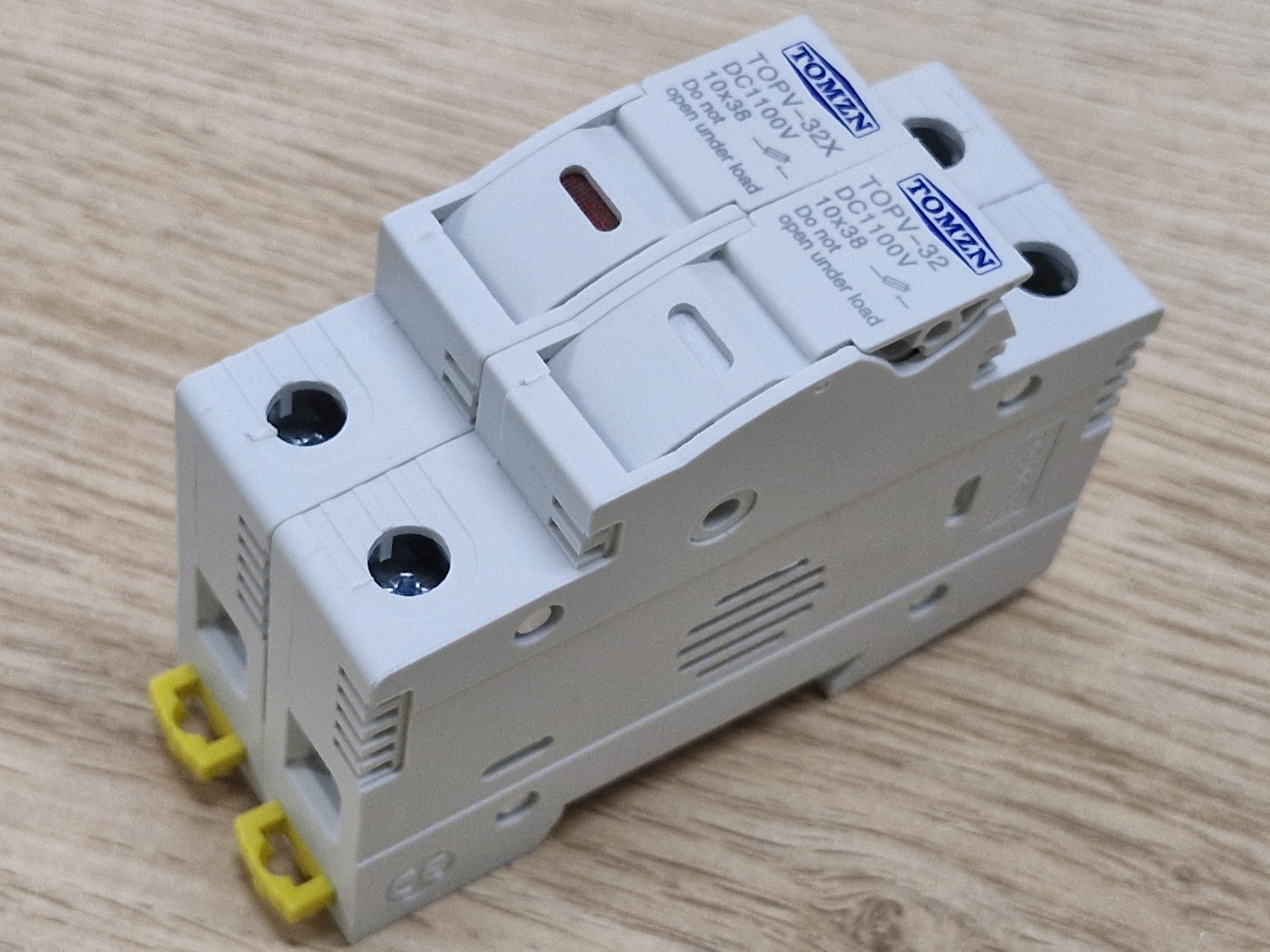 Тримач двополюсний без запобіжників 10x38 мм TOMZN для сонячних панелей LED індикація до 1100V PV клас gPV (22120338) - фото 12 Тримач двополюсний без запобіжників 10x38 мм TOMZN для сонячних панелей LED індикація до 1100V PV клас gPV (22120338) - фото 12