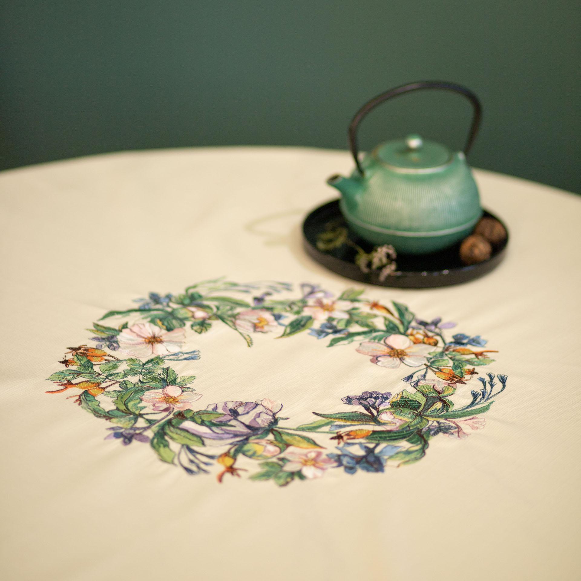 Скатертина вишита на круглий стіл 1,4 м (143-19/00) - фото 2 Скатертина вишита на круглий стіл 1,4 м (143-19/00) - фото 2