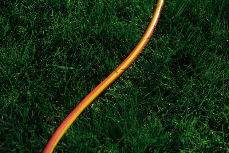 Шланг для полива садовый 2Е AquaFlex 1/2" 15 м 4 слоя Orange (2E- GHE12OE15) - фото 2 Шланг для полива садовый 2Е AquaFlex 1/2" 15 м 4 слоя Orange (2E- GHE12OE15) - фото 2