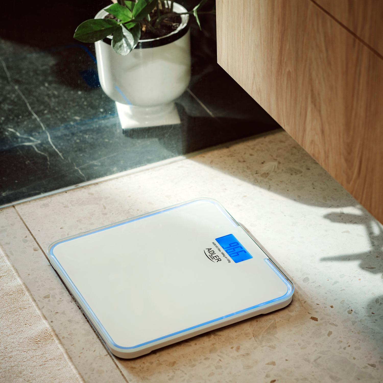 Ваги підлогові електронні Adler AD 8183 до 180 кг 2хАААА автовимкнення/синє підсвічування White (AD8183) - фото 8 Ваги підлогові електронні Adler AD 8183 до 180 кг 2хАААА автовимкнення/синє підсвічування White (AD8183) - фото 8
