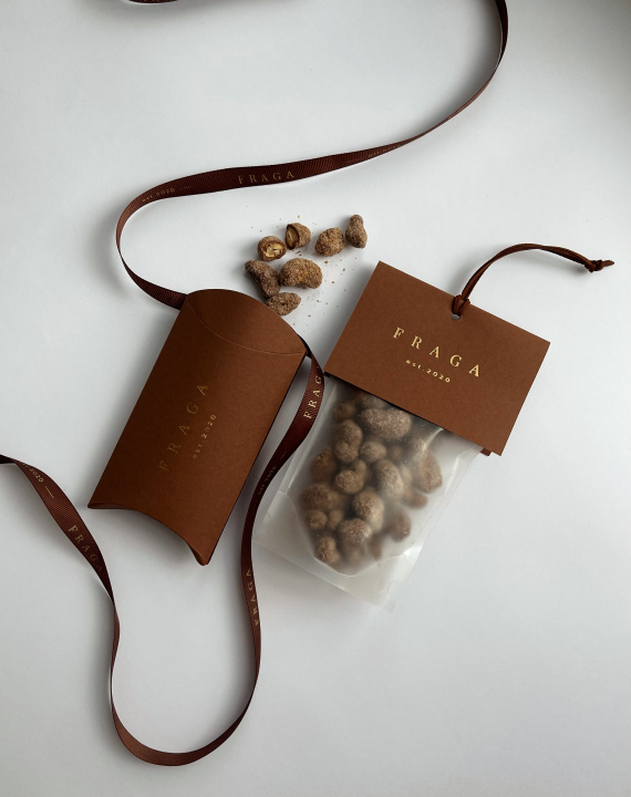 Кешью Fraga карамелизированный с добавлением соли в шоколаде с вафельной крошкой 50 г