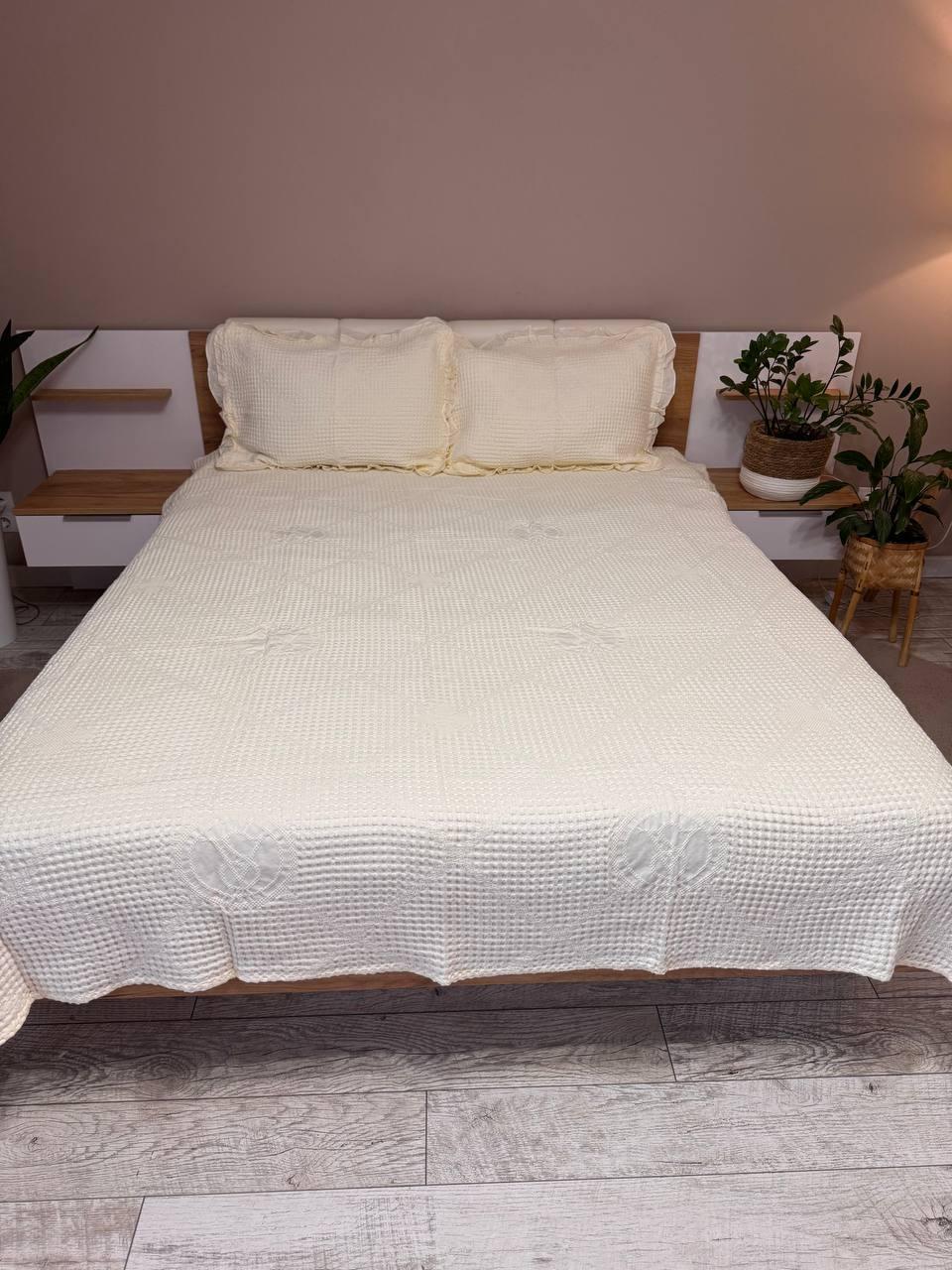 Покрывало евро 200х230 см и наволочками 2х50х70 см Молочный (Д-al-n-vaf-005)