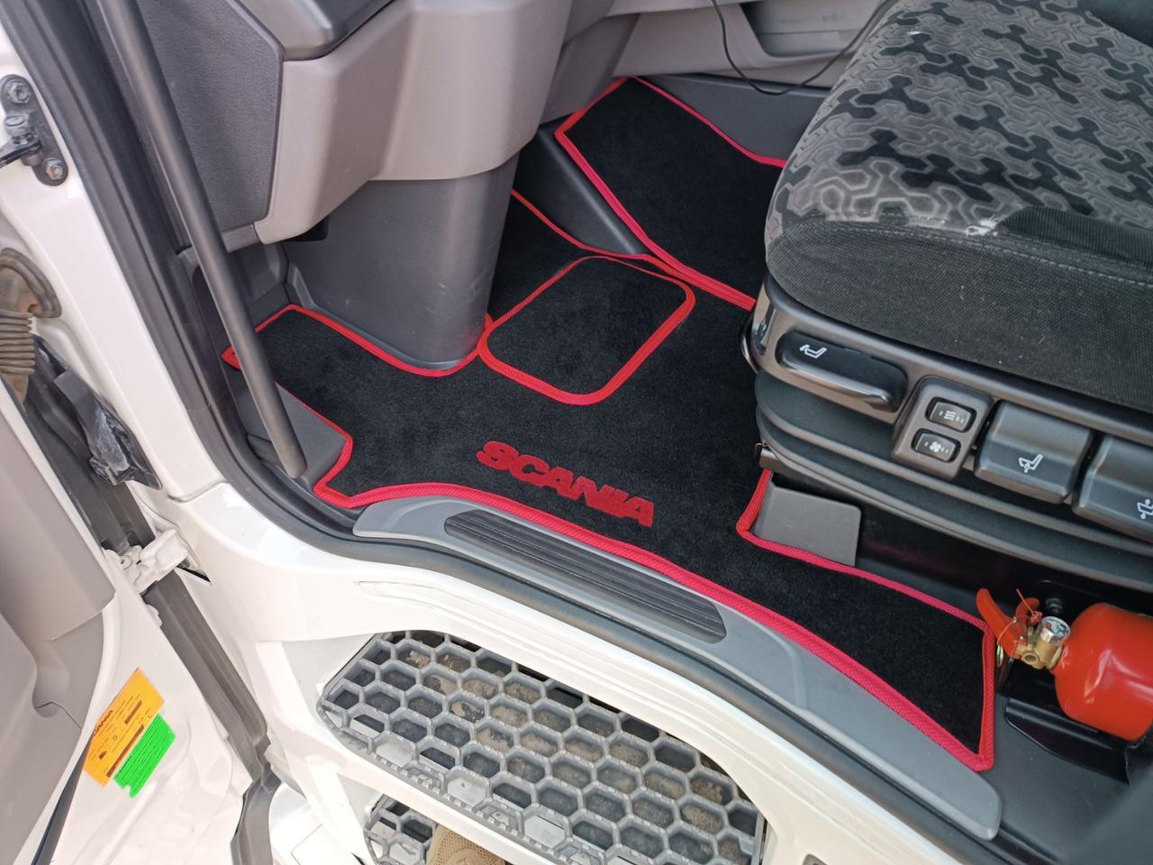 Килимки в салон ворсові для Scania S 450-500 5 шт. Чорний (27326799)