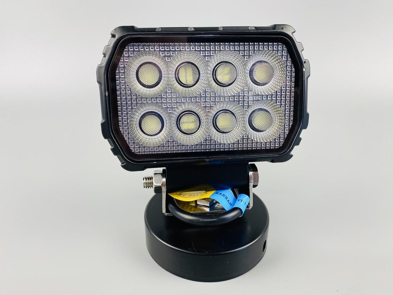 Фара LED квадратна 32 Led chip 12/24V 113х105х43 мм Фара LED квадратна 32 Led chip 12/24V 113х105х43 мм