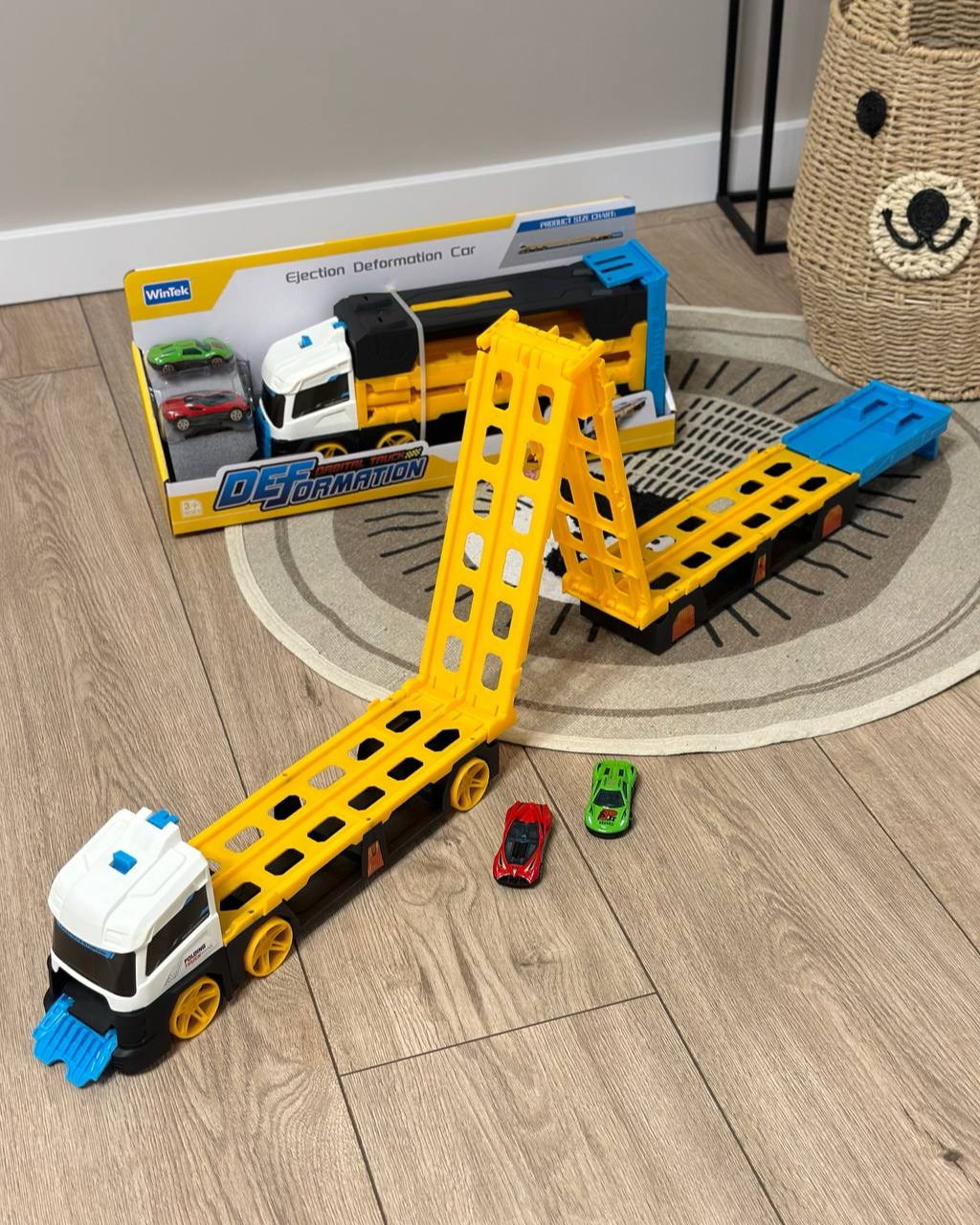 Дитячий ігровий Трейлер Fun Game E7019 автомагістраль з 2 машинками 1,25 м (2424688274) - фото 7 Дитячий ігровий Трейлер Fun Game E7019 автомагістраль з 2 машинками 1,25 м (2424688274) - фото 7