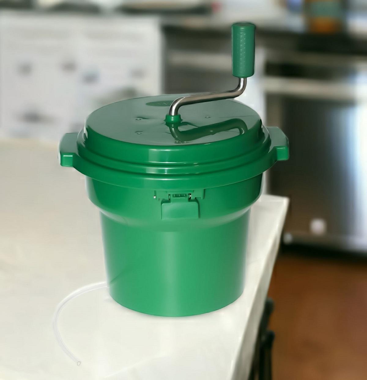 Сушилка для зелени и салата One Chef механическая из полипропилена 9,5 л Зеленый (51859) - фото 2 Сушилка для зелени и салата One Chef механическая из полипропилена 9,5 л Зеленый (51859) - фото 2