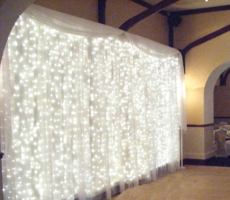 Новогодняя свадебная cветодиодная гирлянда шторка Водопад YS-84003 700 LED 6.0х2.7 м (белый) Новогодняя свадебная cветодиодная гирлянда шторка Водопад YS-84003 700 LED 6.0х2.7 м (белый)