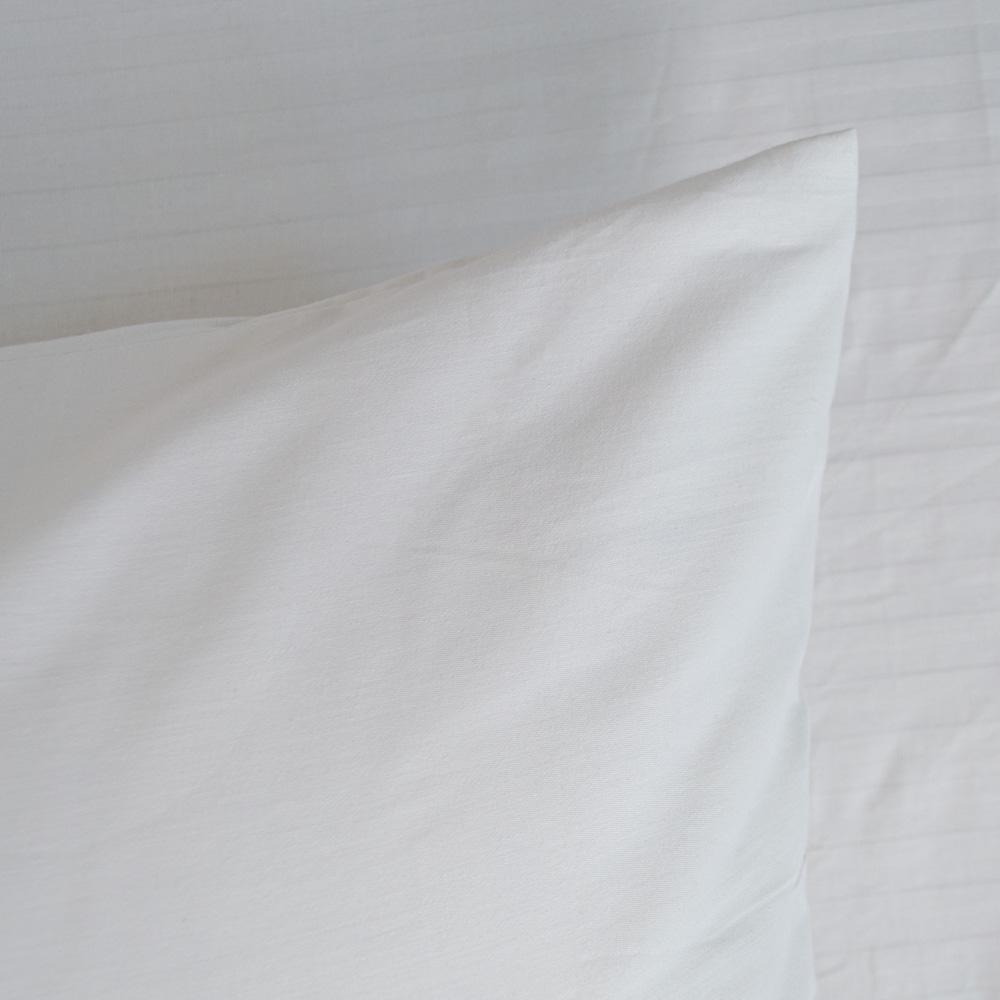Наволочка на подушку YouStar сатин гладкофарбований 135 г/м2 50х50 см 1 шт. Білий (nav-sg-50x50-white) - фото 3 Наволочка на подушку YouStar сатин гладкофарбований 135 г/м2 50х50 см 1 шт. Білий (nav-sg-50x50-white) - фото 3