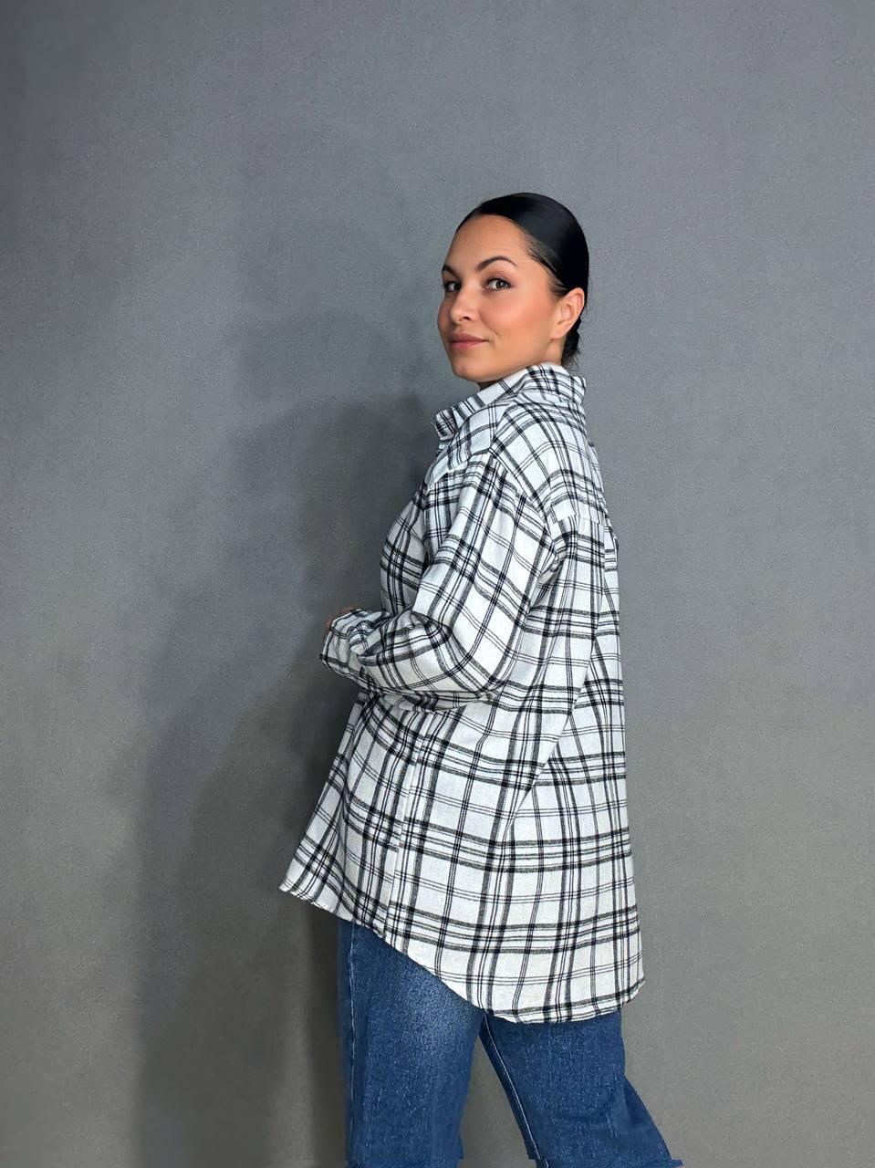 Сорочка жіноча Baoyu 225-1 в клітинку оверсайз фланель OS Білий (4761) - фото 3