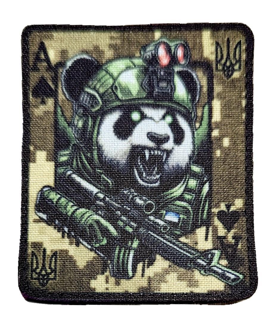 Шеврон-патч Карта Туз пиковый Боевая Панда на липучке Пиксель (PANDA2) Шеврон-патч Карта Туз пиковый Боевая Панда на липучке Пиксель (PANDA2)