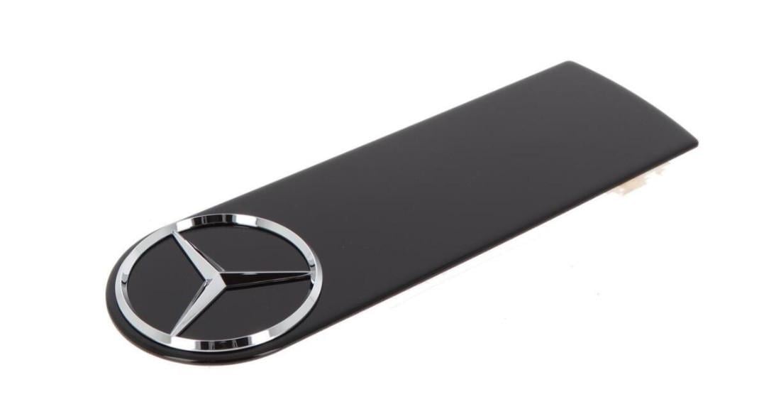Эмблема на запаску Mercedes-Benz G-class W463 A4638901744 (2490180977)